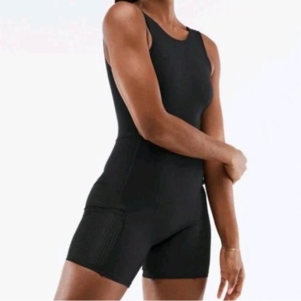 Fabletics Brianna One Pc Athletic Romper Woman M Black Back Zip Pocket Nwt